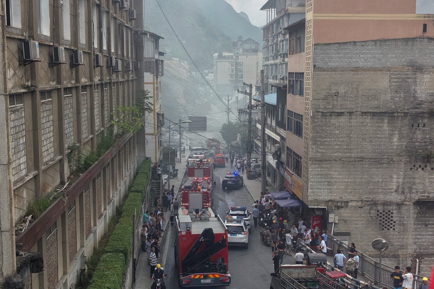 Landslide in southwest China traps people, rescue efforts underway | iNFOnews.ca