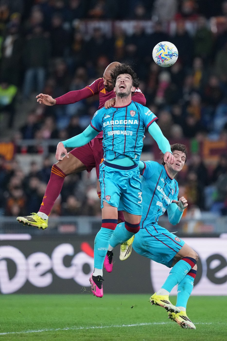 Malen's priceless double keeps Roma in touch with Serie A pack | iNFOnews.ca