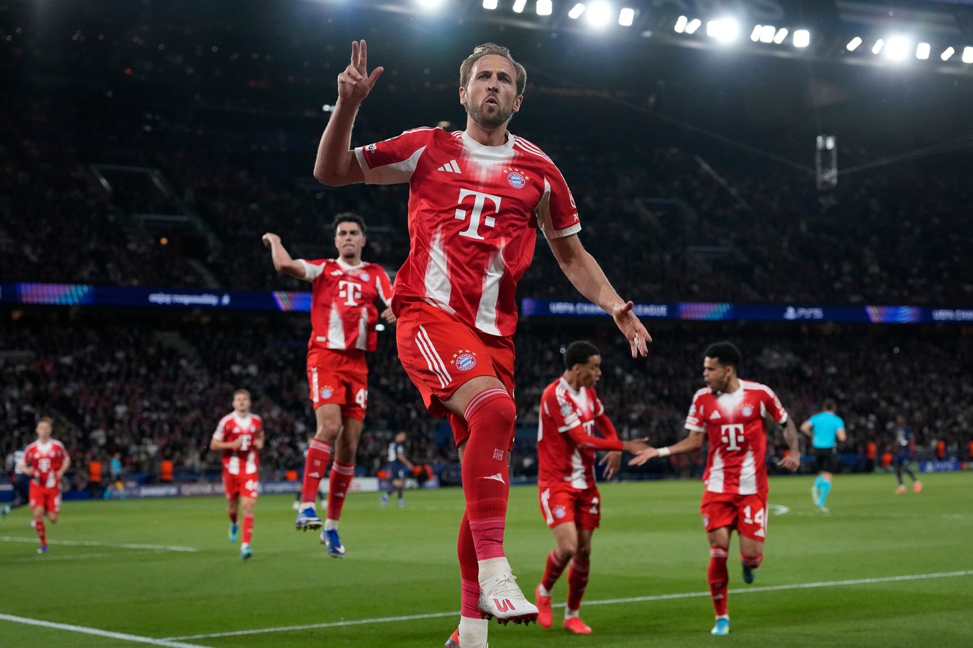 Goals galore as PSG beats Bayern Munich 5-4 in wild Champions League semifinal 1st leg | iNFOnews.ca