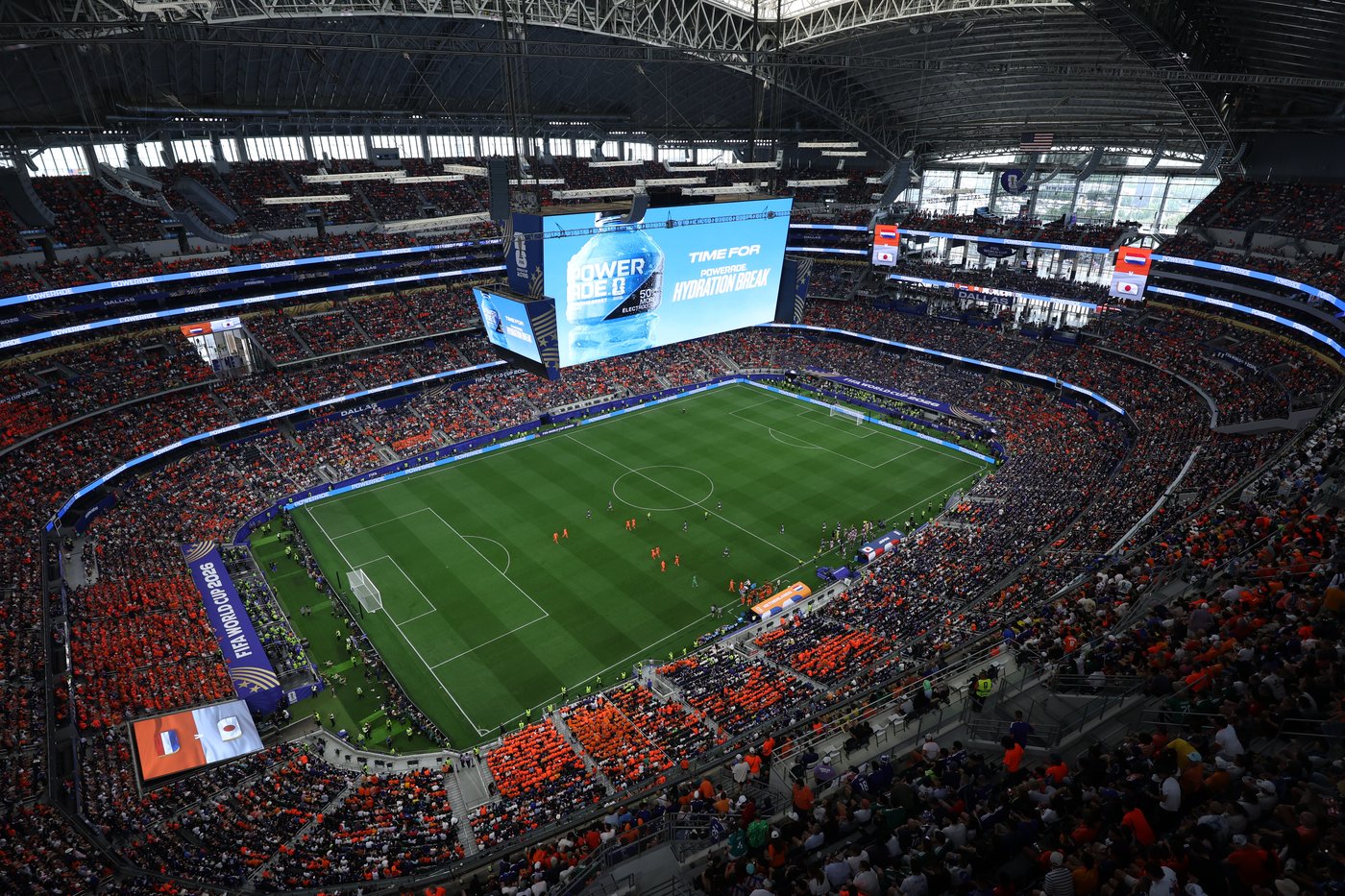 FIFA hydration breaks have sparked criticism from different groups. But what do they actually do? | iNFOnews.ca FIFA hydration breaks have sparked criticism from different groups. But what do they actually do? | iNFOnews.ca