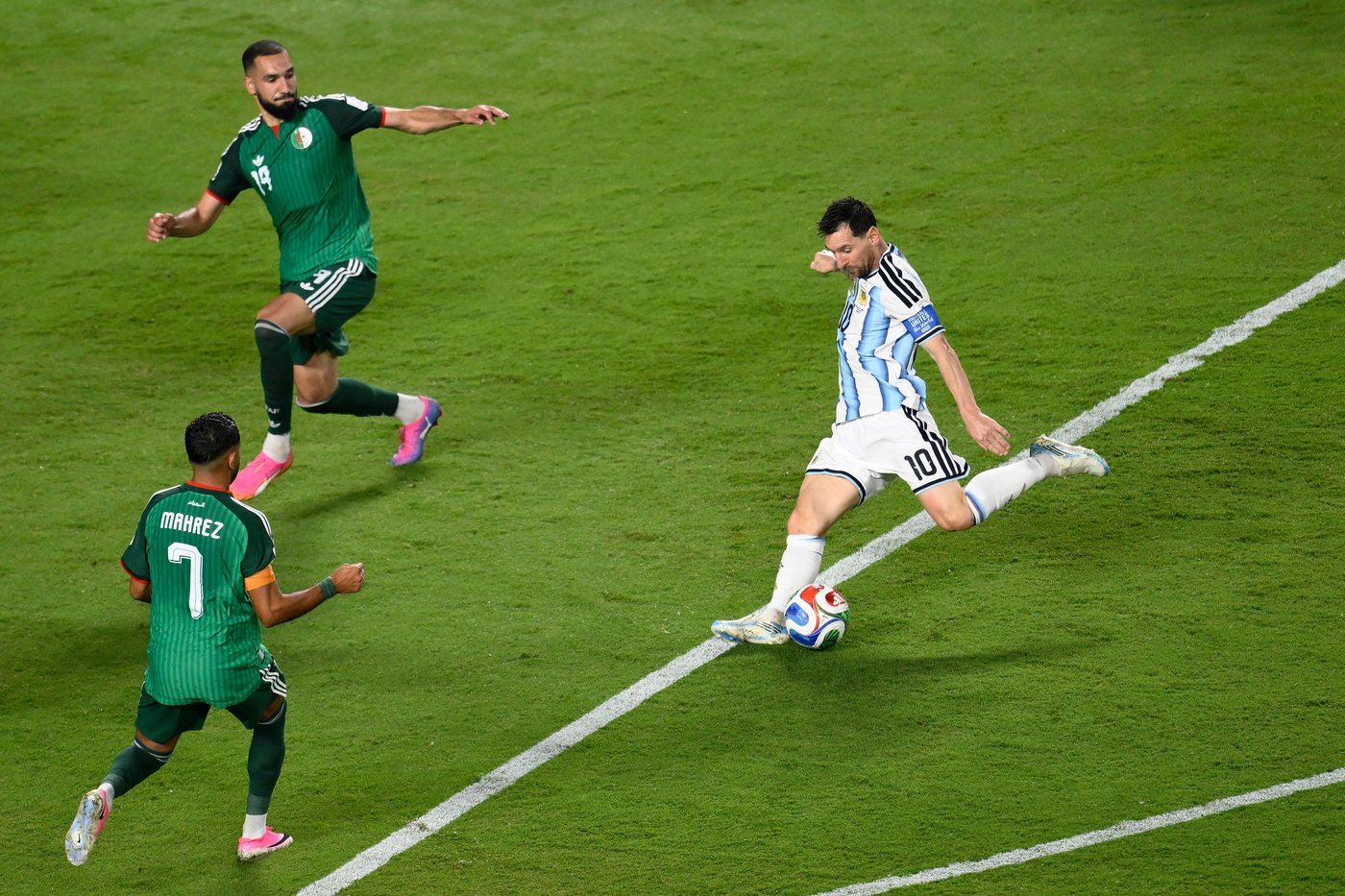 Lionel Messi ties men's World Cup goals record with a hat trick as Argentina tops Algeria | iNFOnews.ca