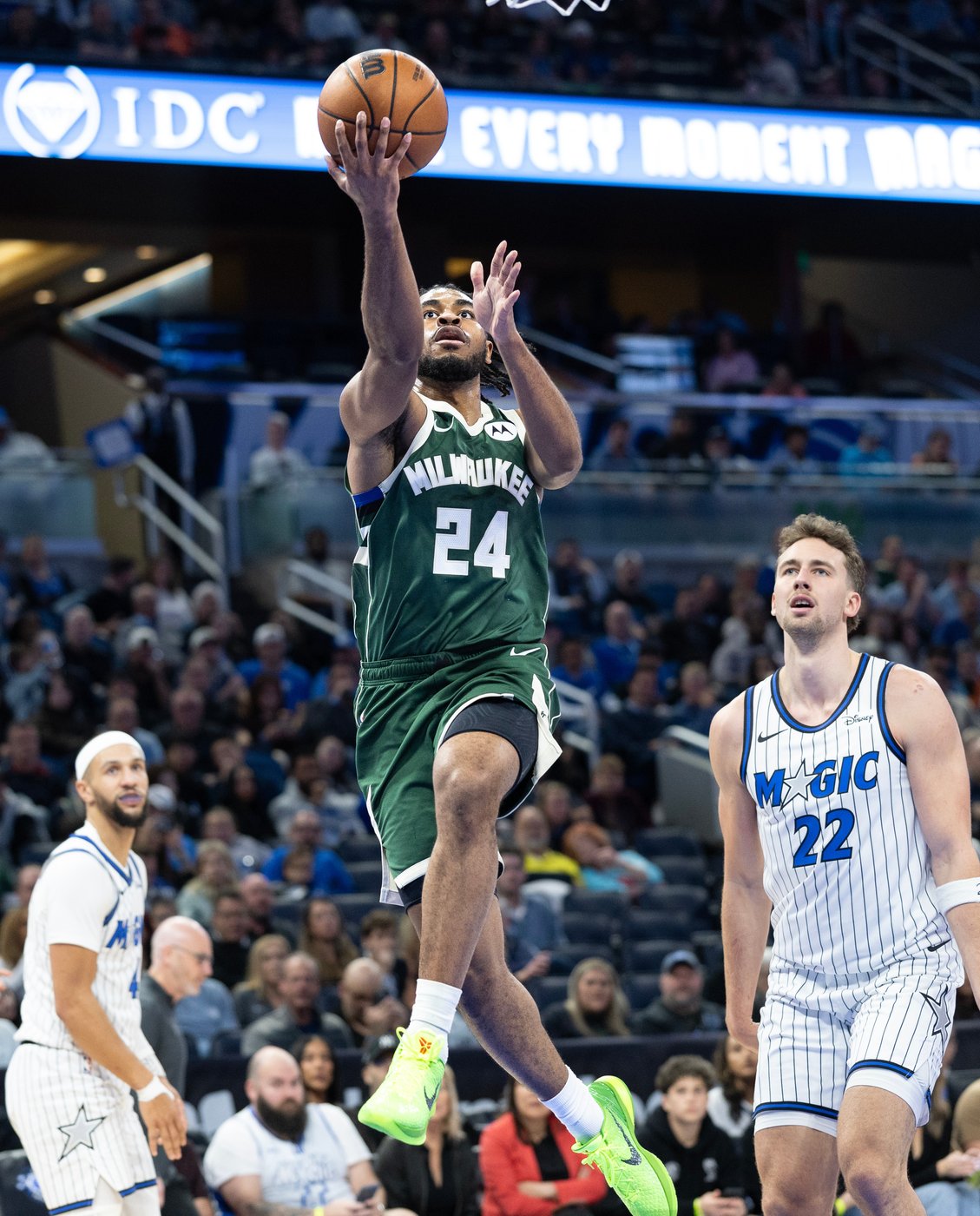 Thomas and Porter power the Bucks to a 116-108 win over the Magic | iNFOnews.ca