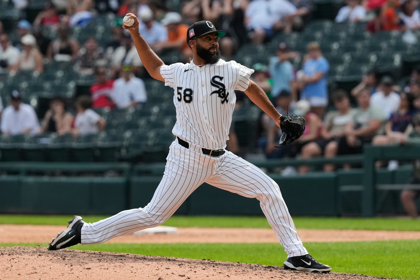 Mariners shake up roster, trading Luis Castillo to the White Sox ahead of deadline | iNFOnews.ca Mariners shake up roster, trading Luis Castillo to the White Sox ahead of deadline | iNFOnews.ca