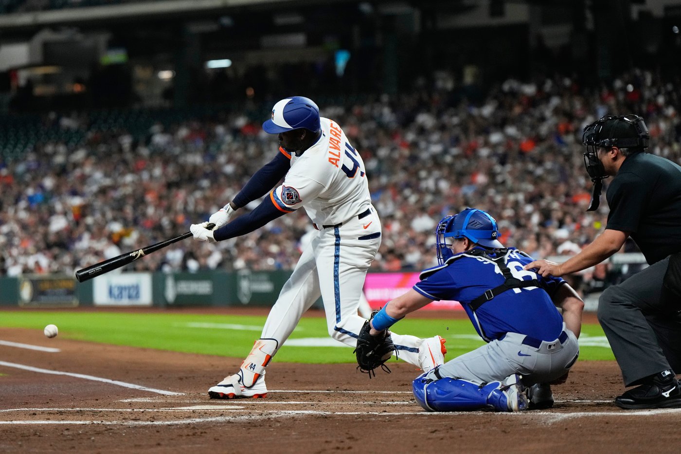 Kyle Tucker homers, drives in 2 runs as the Dodgers beat the Astros 8-3 | iNFOnews.ca Kyle Tucker homers, drives in 2 runs as the Dodgers beat the Astros 8-3 | iNFOnews.ca
