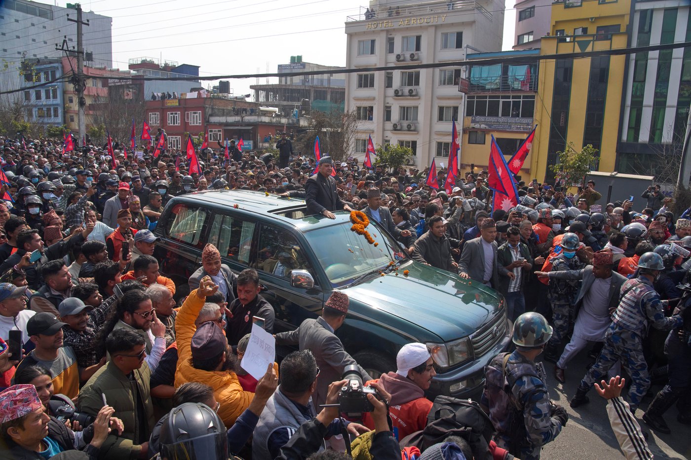 Thousands rally in support of Nepal's former king and call for monarchy's return | iNFOnews.ca
