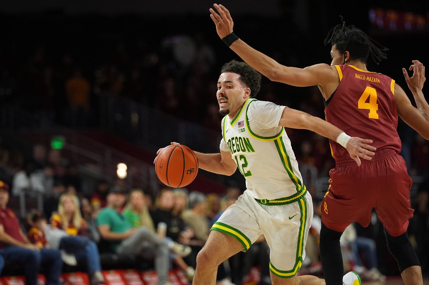 Evans scores 21 points and keys Oregon's 59-second, 7-0 run to stun USC 71-70 | iNFOnews.ca