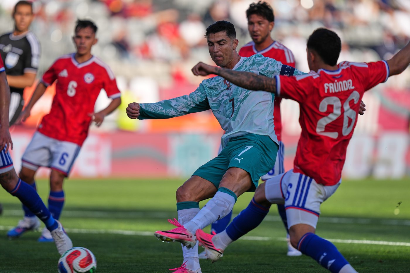 Portugal's Leão sent off for punching in World Cup warmup win over Chile | iNFOnews.ca Portugal's Leão sent off for punching in World Cup warmup win over Chile | iNFOnews.ca
