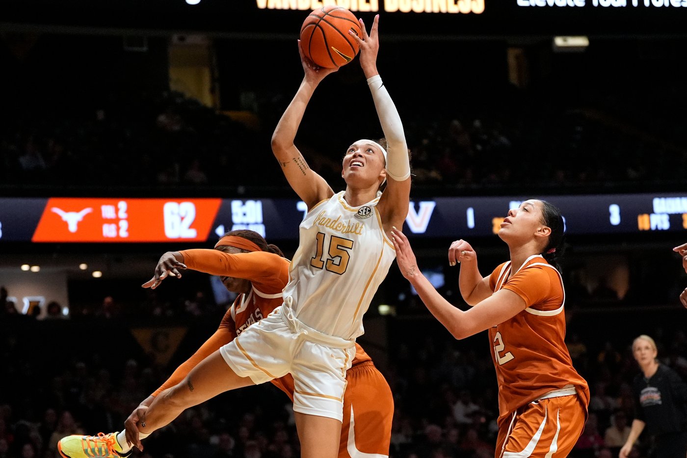 Vic Schaefer calls out his No. 4 Longhorns, saying ‘We have no heart’ | iNFOnews.ca