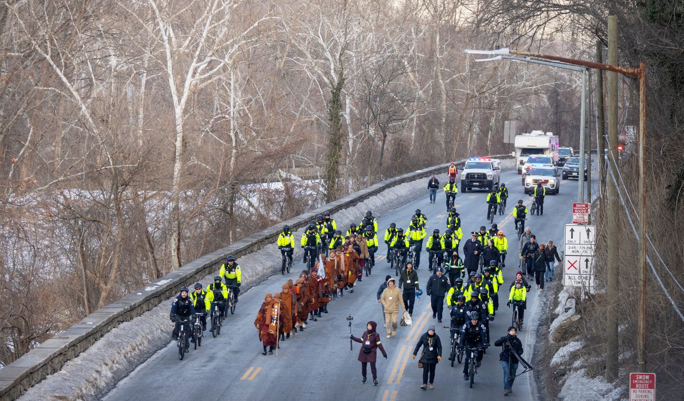 Buddhist monks' 15-week walk for peace ends in Washington, DC | iNFOnews.ca