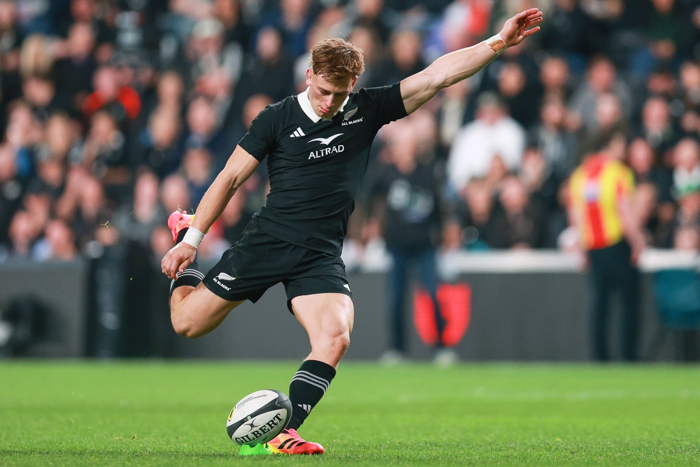 It wouldn't surprise if the Springboks-All Blacks rugby test series is decided by a goalkicker | iNFOnews.ca