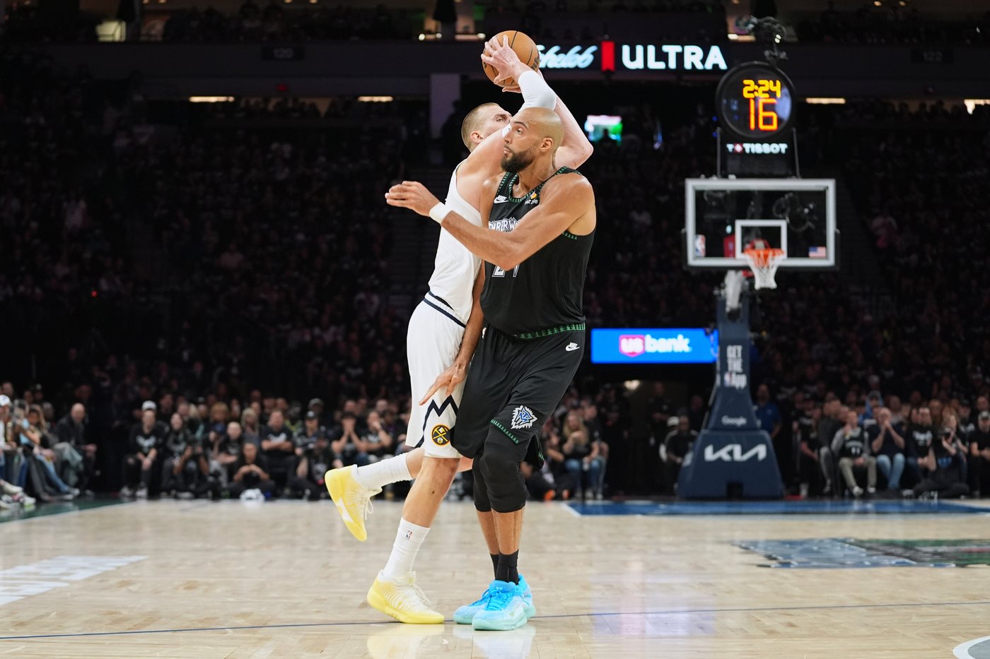 Timberwolves take a 2-1 lead on the Nuggets with a dominant defensive effort in a 113-96 win | iNFOnews.ca