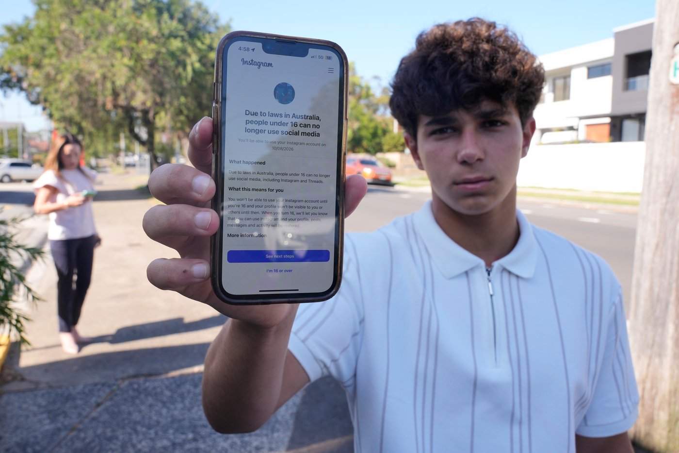 Ottawa wants to block kids from social media. How would age verification work? | iNFOnews.ca