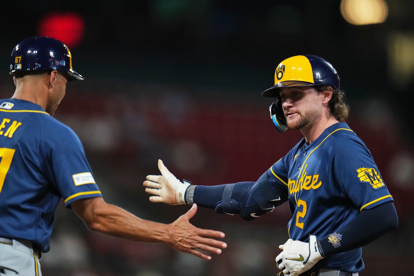 Brewers rally past Cardinals 4-3 on a 4-run seventh inning | iNFOnews.ca Brewers rally past Cardinals 4-3 on a 4-run seventh inning | iNFOnews.ca