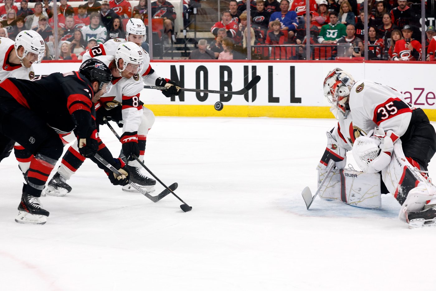 Senators goaltender Linus Ullmark stands tall in Game 2 loss to Hurricanes | iNFOnews.ca