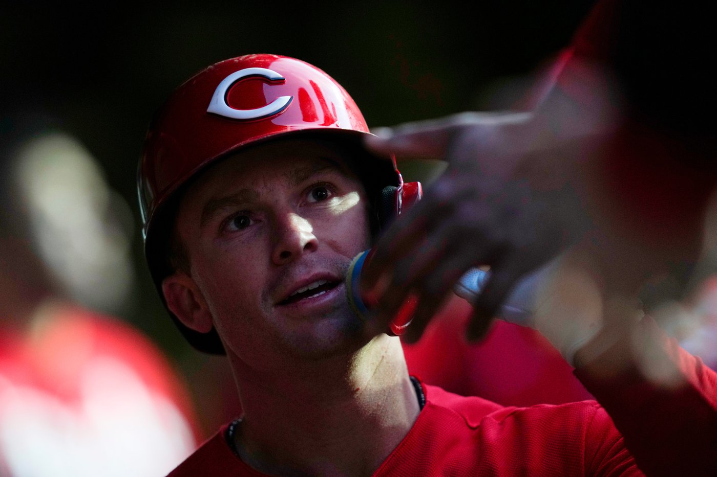 Busch and Crow-Armstrong help the Cubs beat the Reds 7-6 for their 8th straight win | iNFOnews.ca