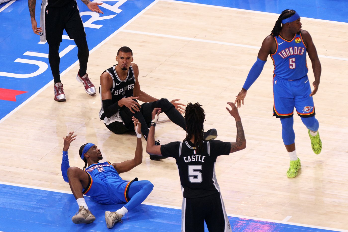 Wembanyama has 41 points, 24 rebounds and Spurs top Thunder 122-115 in 2OT to open West finals | iNFOnews.ca