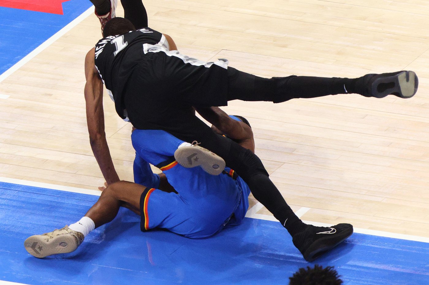 Wembanyama has 41 points, 24 rebounds and Spurs top Thunder 122-115 in 2OT to open West finals | iNFOnews.ca