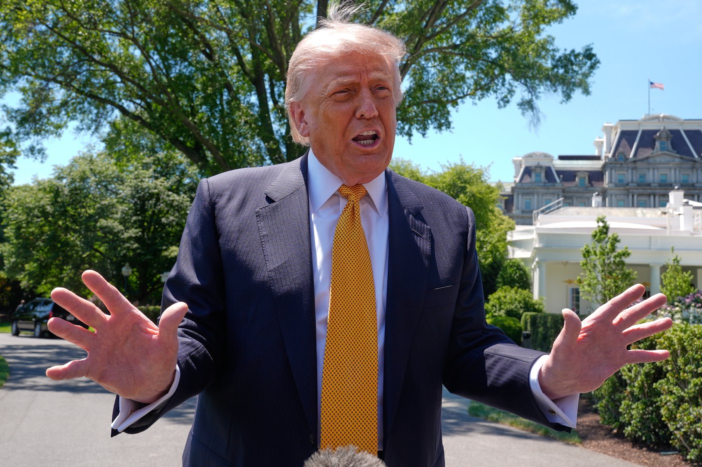 Trump downplays differences with China's Xi over Iran as he heads to Beijing for high-stakes summit | iNFOnews.ca