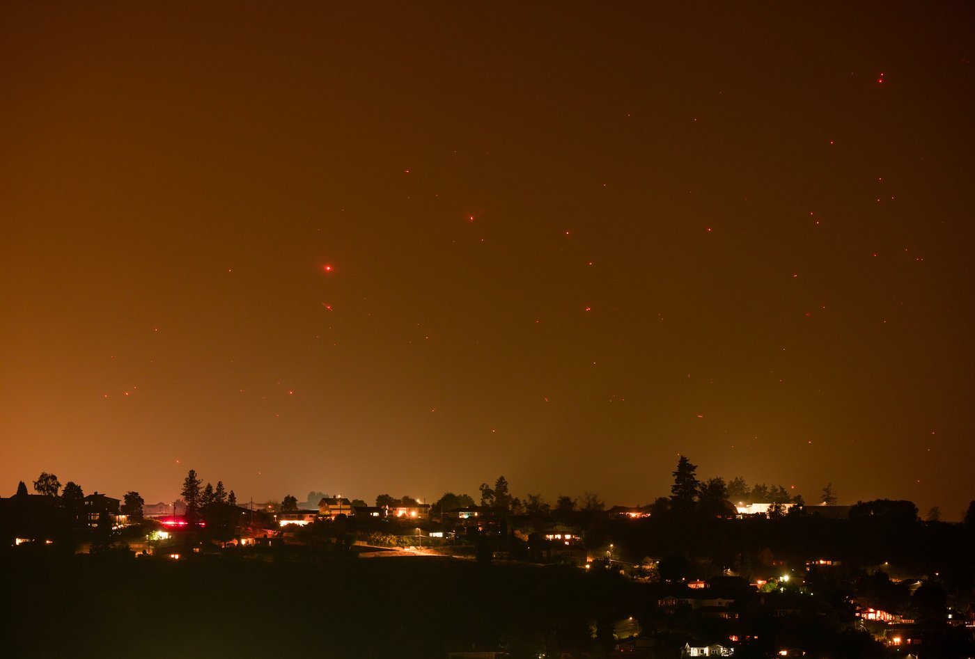 Photo Gallery: B.C. wildfire forces thousands to flee | iNFOnews.ca