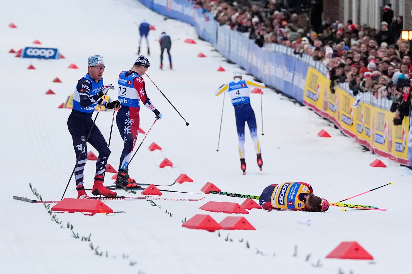 Winter Olympics star Klaebo says he has a concussion from crash in World Cup race | iNFOnews.ca