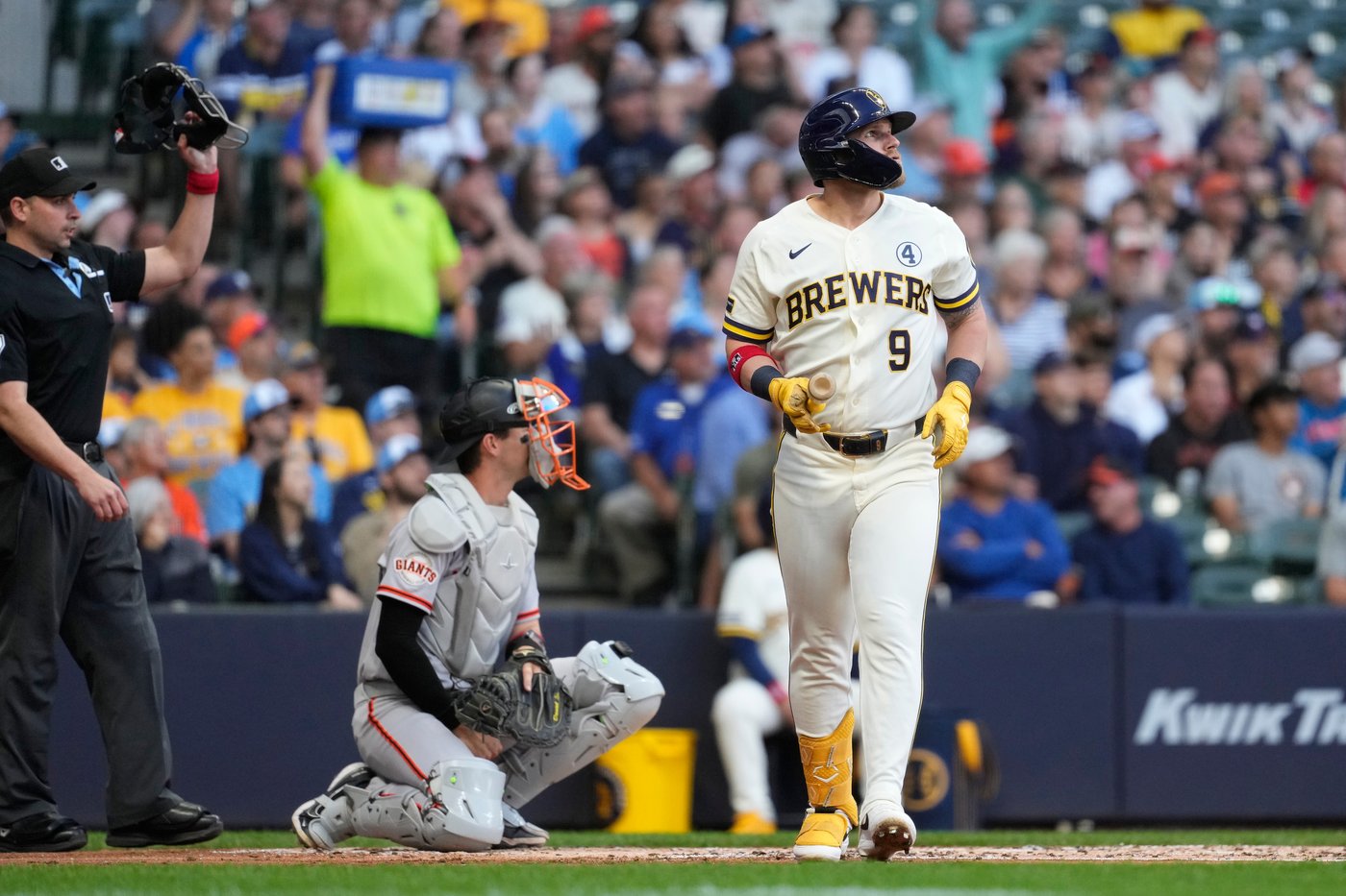 Kyle Harrison strikes out 12, Jake Bauers homers as surging Brewers top slumping Giants 8-3 | iNFOnews.ca
