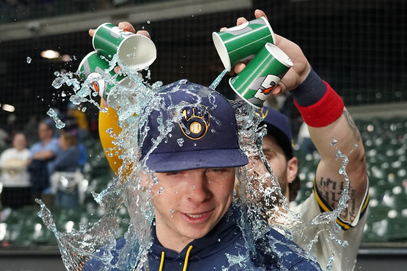 Kyle Harrison strikes out 12, Jake Bauers homers as surging Brewers top slumping Giants 8-3 | iNFOnews.ca
