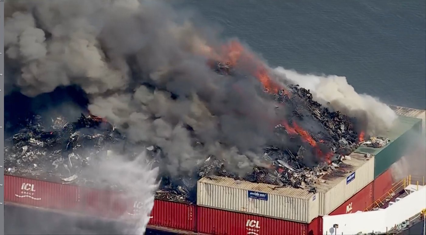 Massive fire breaks out aboard scrap metal barge on Delaware Bay | iNFOnews.ca