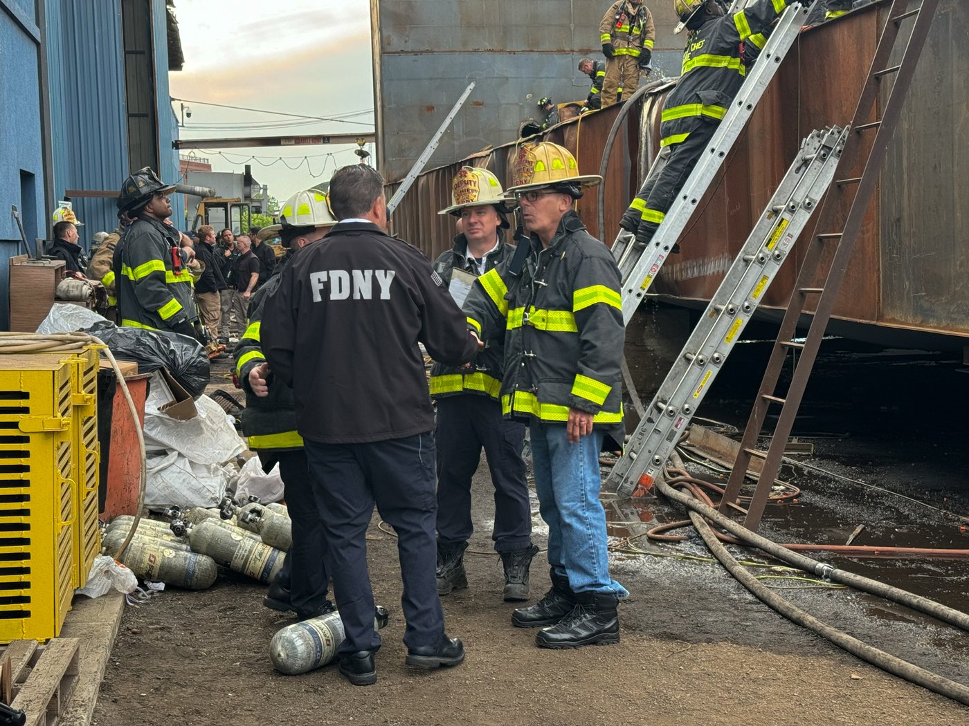 1 person has died after blast at New York City shipyard that also injured 36 people, officials say. | iNFOnews.ca 1 person has died after blast at New York City shipyard that also injured 36 people, officials say. | iNFOnews.ca
