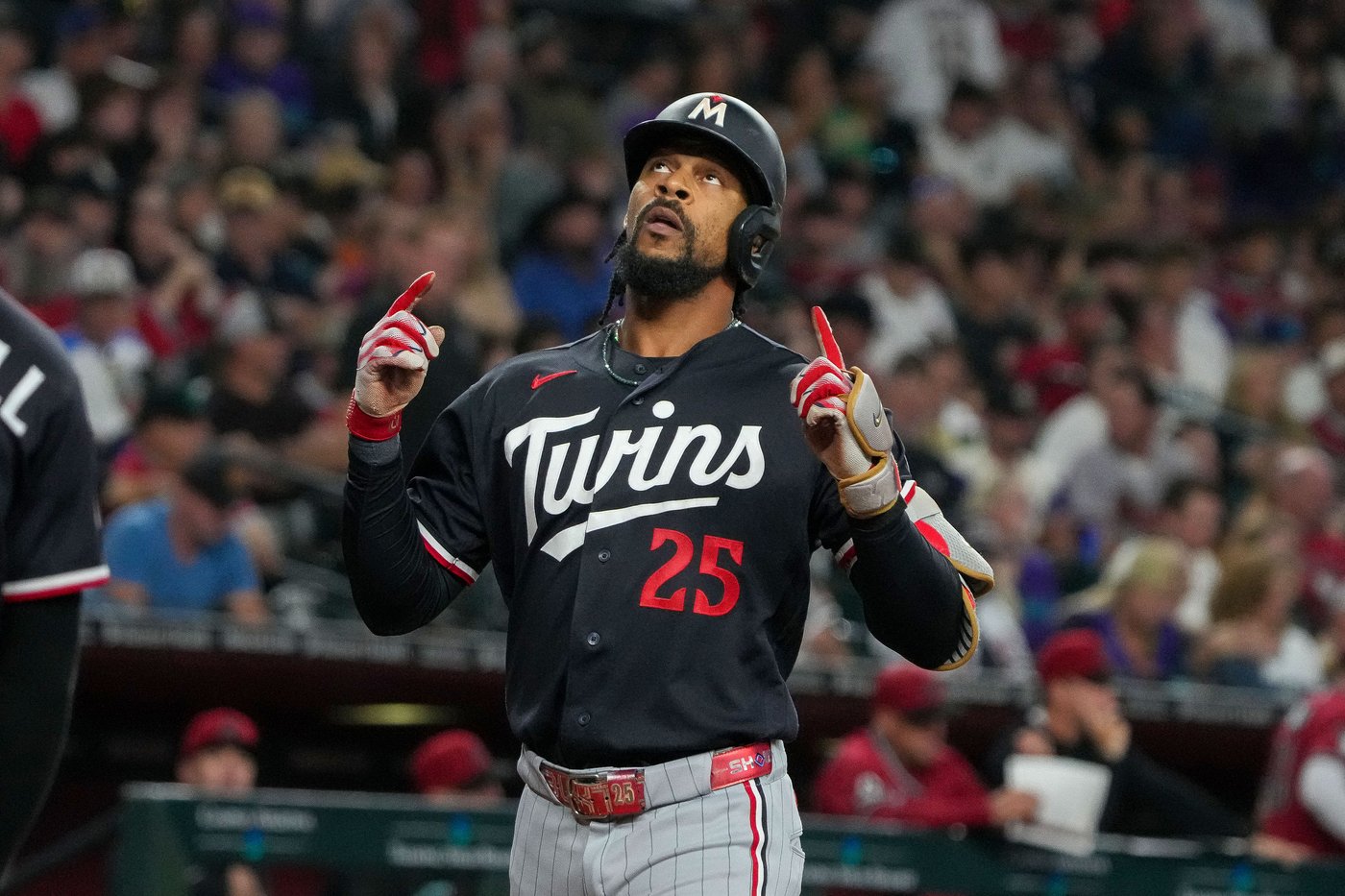 Buxton hits grand slam in Twins' 10-run 5th inning against Diamondbacks | iNFOnews.ca