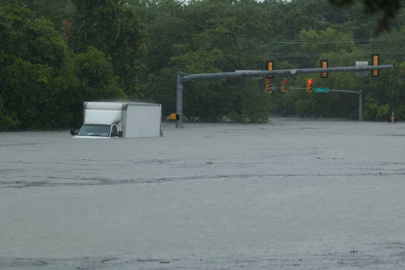 Heavy rains keep drenching South Texas, tornado reported in San Antonio | iNFOnews.ca Heavy rains keep drenching South Texas, tornado reported in San Antonio | iNFOnews.ca