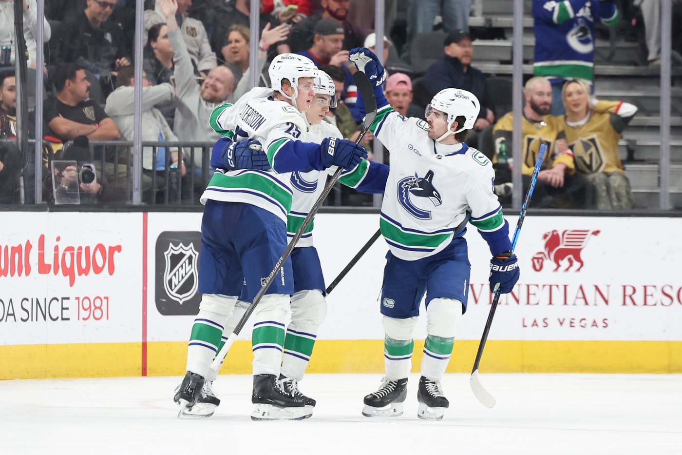 Golden Knights end 5-game skid with 5-2 victory over Canucks | iNFOnews.ca