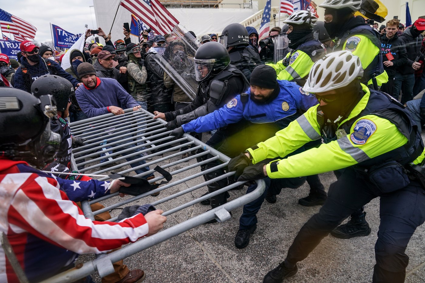 Officers who defended Capitol from rioters sue to block payouts from $1.8B ‘anti-weaponization’ fund | iNFOnews.ca