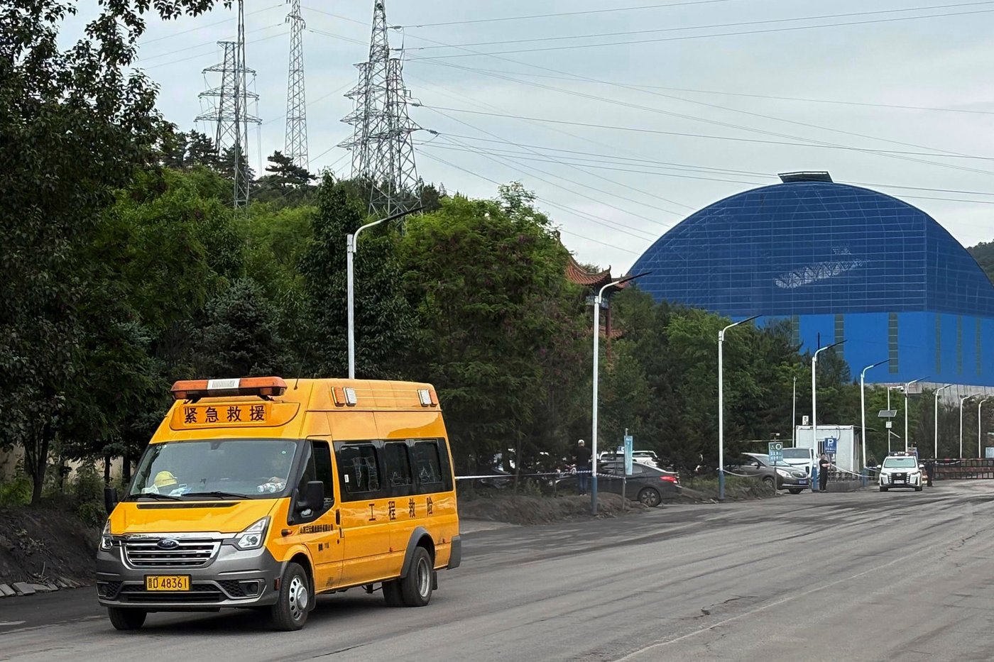 Rescuers race to find survivors after a deadly Chinese coal mine blast kills at least 82 | iNFOnews.ca