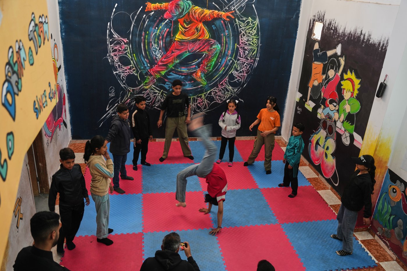 In Gaza, some Palestinian children find respite and catharsis in breakdancing | iNFOnews.ca