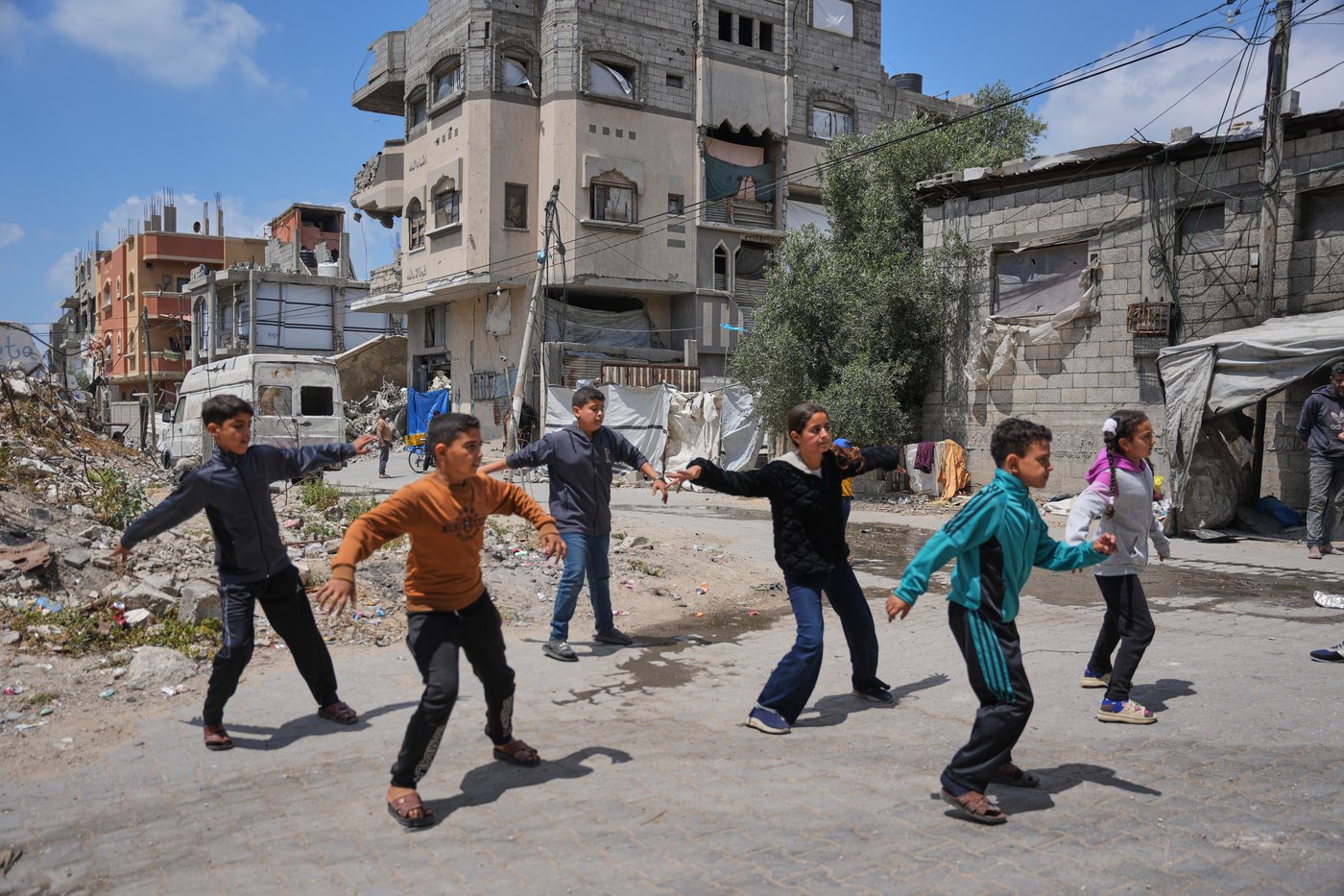 In Gaza, some Palestinian children find respite and catharsis in breakdancing | iNFOnews.ca