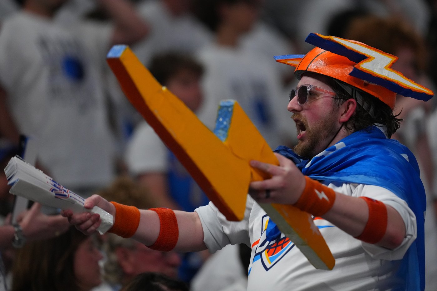 Thunder top Spurs 127-114 in Game 5, move a win away from return to NBA Finals | iNFOnews.ca