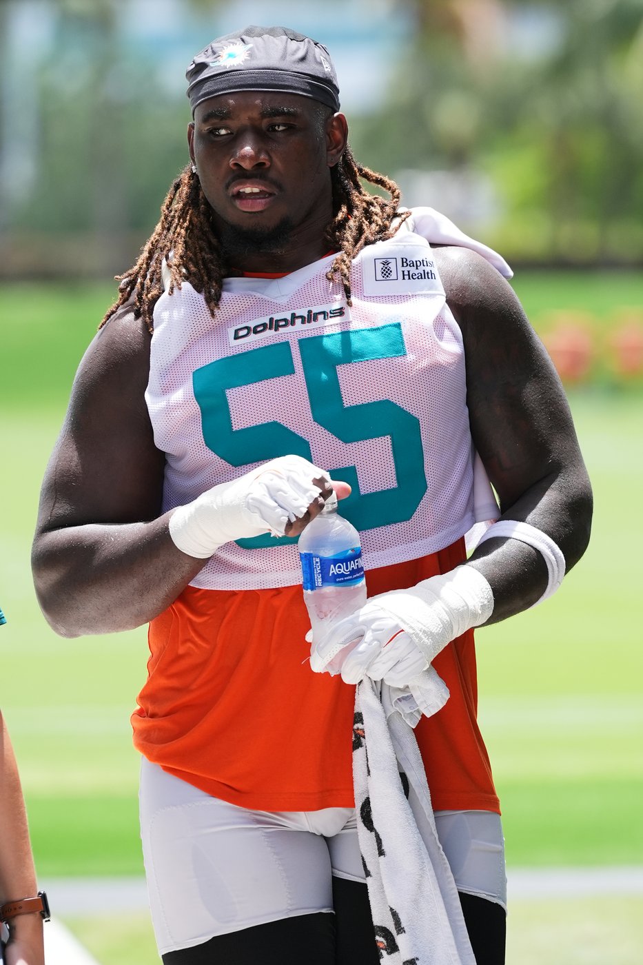 Dolphins agree to a 3-year extension with center Aaron Brewer, AP source says | iNFOnews.ca Dolphins agree to a 3-year extension with center Aaron Brewer, AP source says | iNFOnews.ca