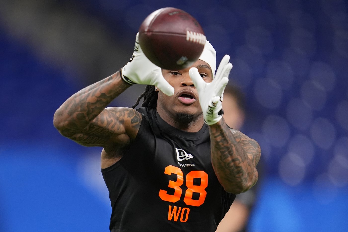 Chicago Bears provide Caleb Williams with weapons in draft but struggling pass rush gets little help | iNFOnews.ca