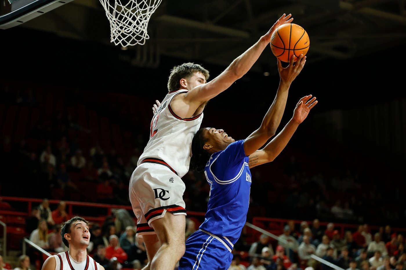 Dunlap's career-high 22 points help No. 19 Saint Louis top Davidson 91-82 for 16th straight win | iNFOnews.ca