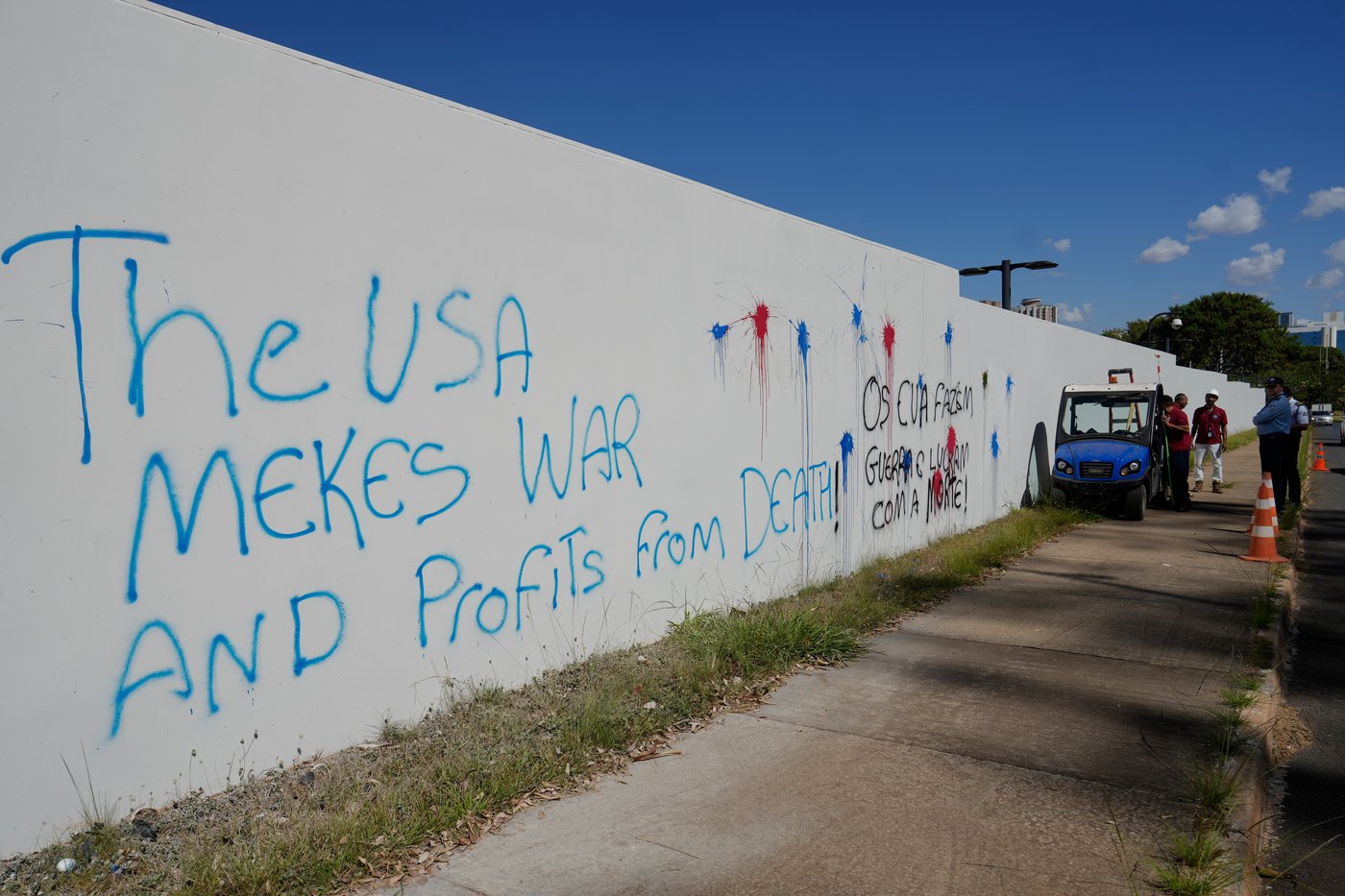 Wall of US Embassy in Brazil's capital is vandalized as relations remain tense | iNFOnews.ca Wall of US Embassy in Brazil's capital is vandalized as relations remain tense | iNFOnews.ca