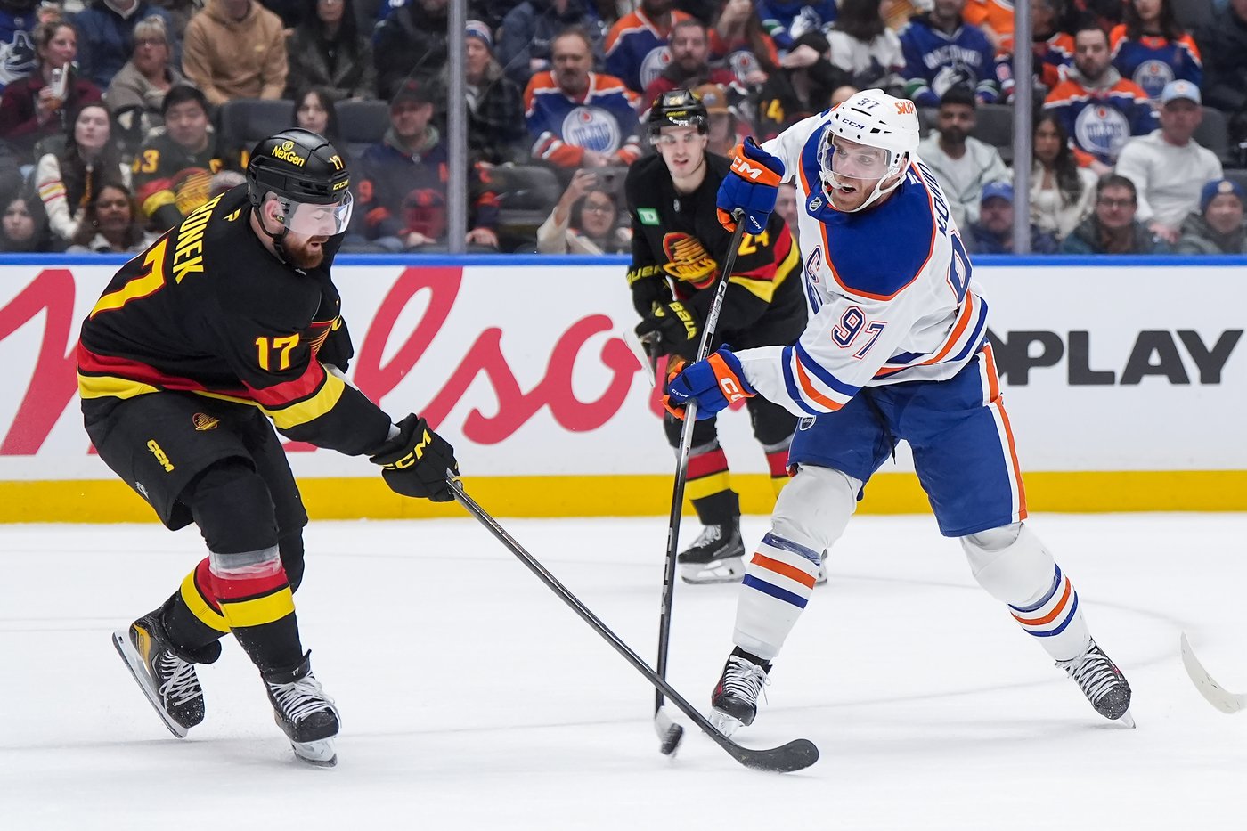 NHL faces scheduling challenge as B.C., Alberta move to permanent daylight time | iNFOnews.ca