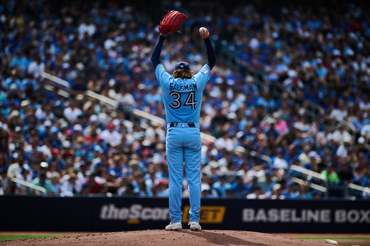 Gausman gets standing ovation from fans in what may be his final start for Blue Jays | iNFOnews.ca Gausman gets standing ovation from fans in what may be his final start for Blue Jays | iNFOnews.ca