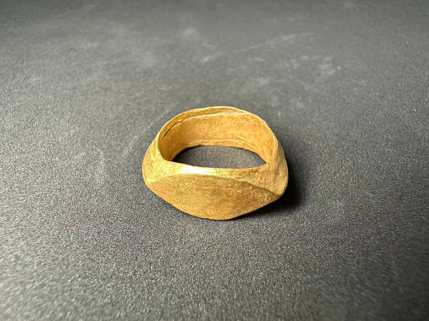 Gold rings around 2,000 years old found during dig at Thailand archaeological site | iNFOnews.ca Gold rings around 2,000 years old found during dig at Thailand archaeological site | iNFOnews.ca