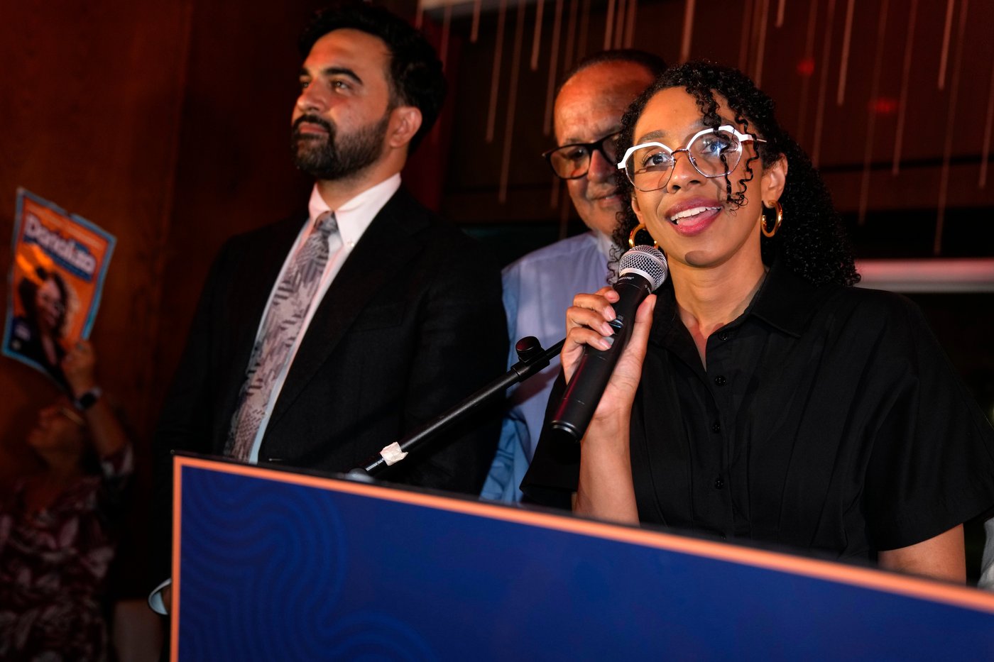 Mamdani slate sweeps Democratic primaries in New York, ousts 2 incumbents from Congress | iNFOnews.ca
