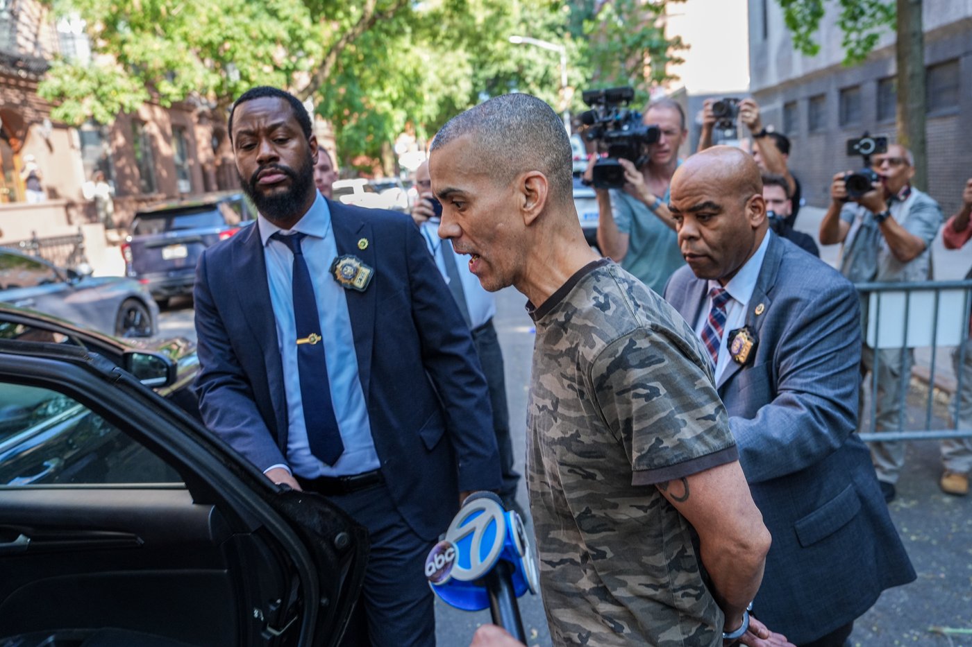 NYC stabbings suspect arrested on hate crime charge in 1 attack, but not a 2nd | iNFOnews.ca NYC stabbings suspect arrested on hate crime charge in 1 attack, but not a 2nd | iNFOnews.ca