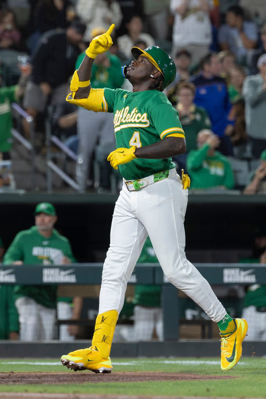 Jeff McNeil goes 4 for 5 as the Athletics beat the Rangers 8-3 | iNFOnews.ca