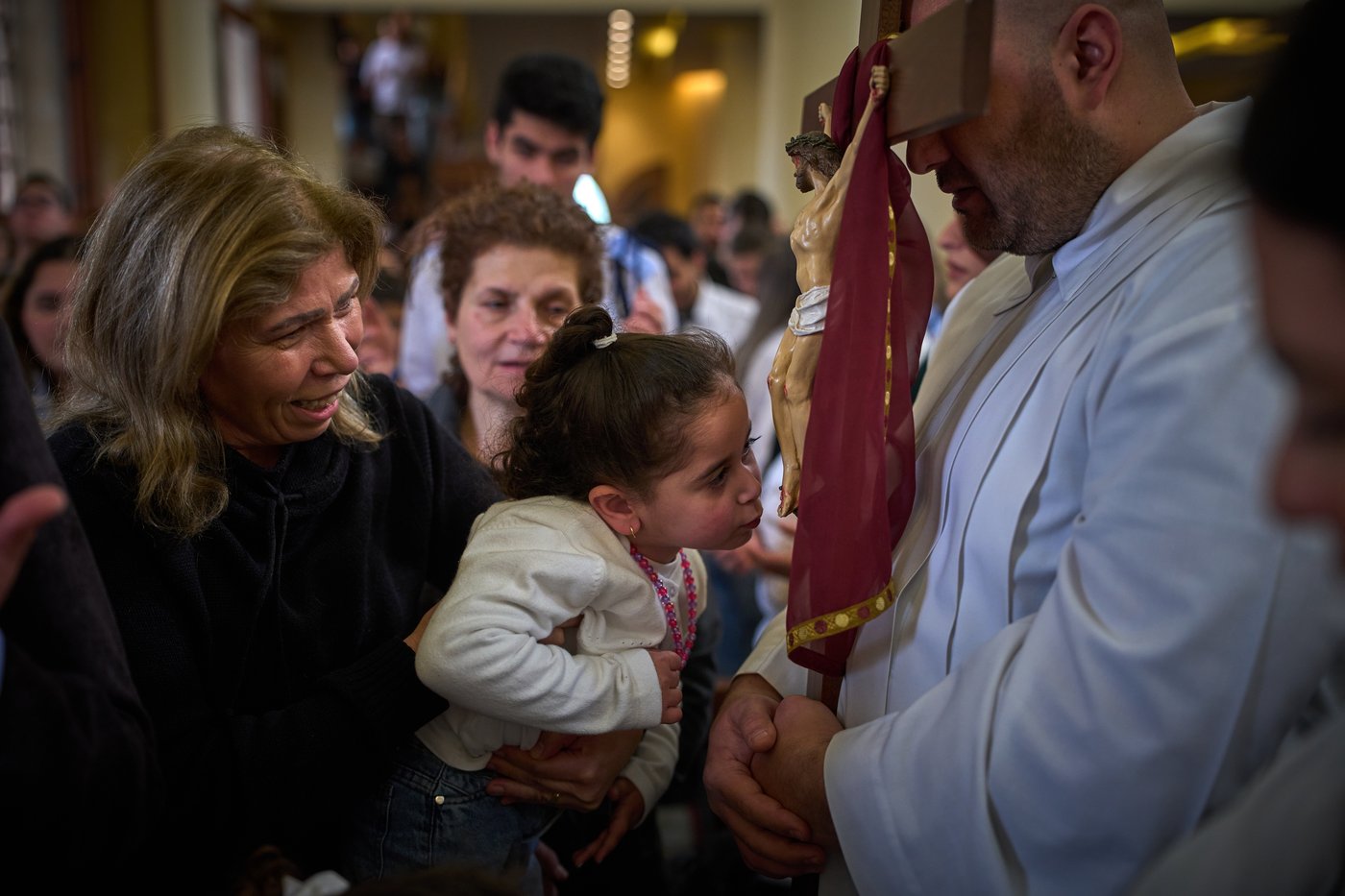 Displaced by war, Lebanon's Christians mark Easter far from their homes and churches | iNFOnews.ca