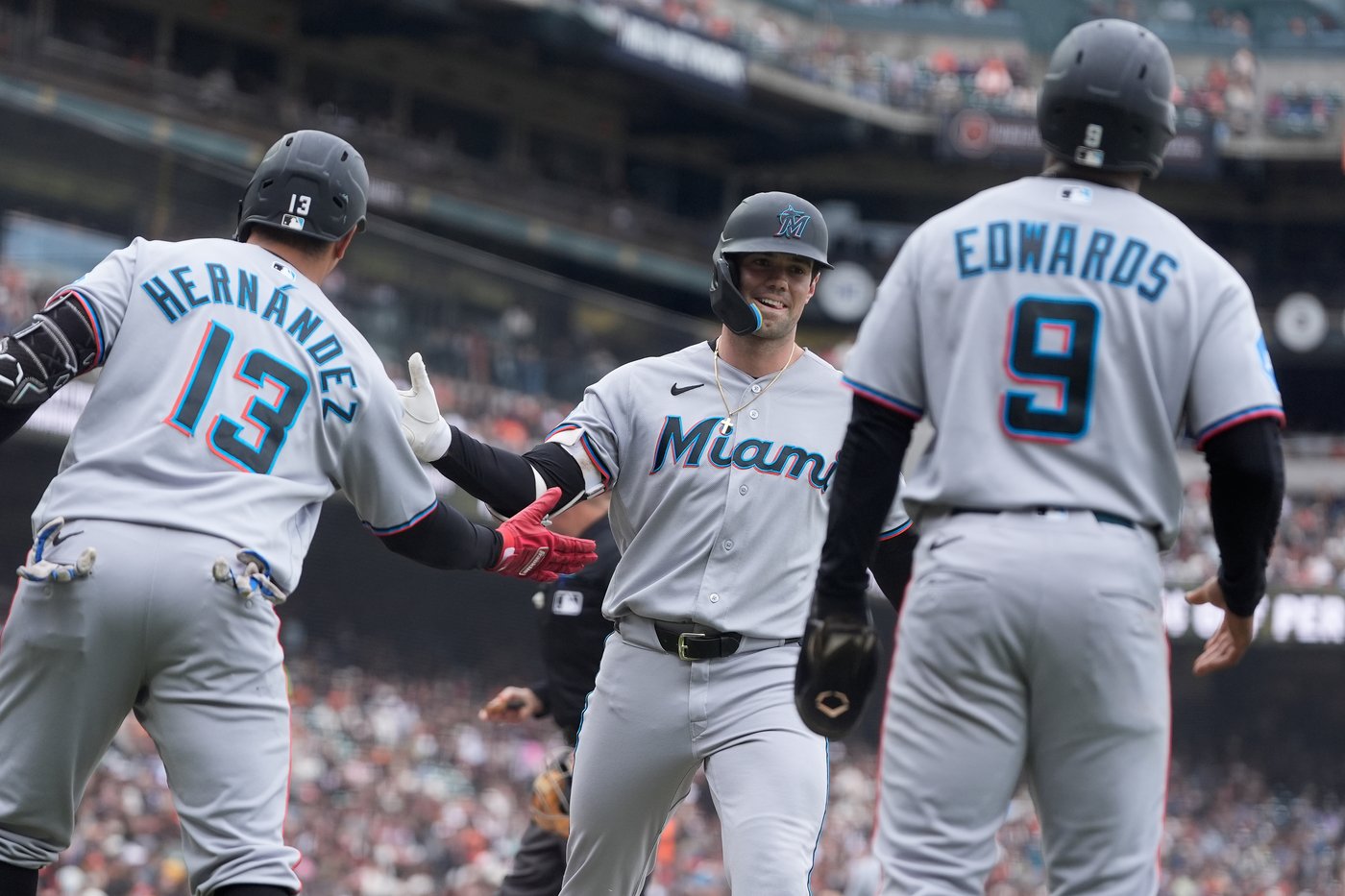 Roupp's stellar pitching, Schmitt's 3-run homer propel Giants to 6-3 win over Marlins | iNFOnews.ca