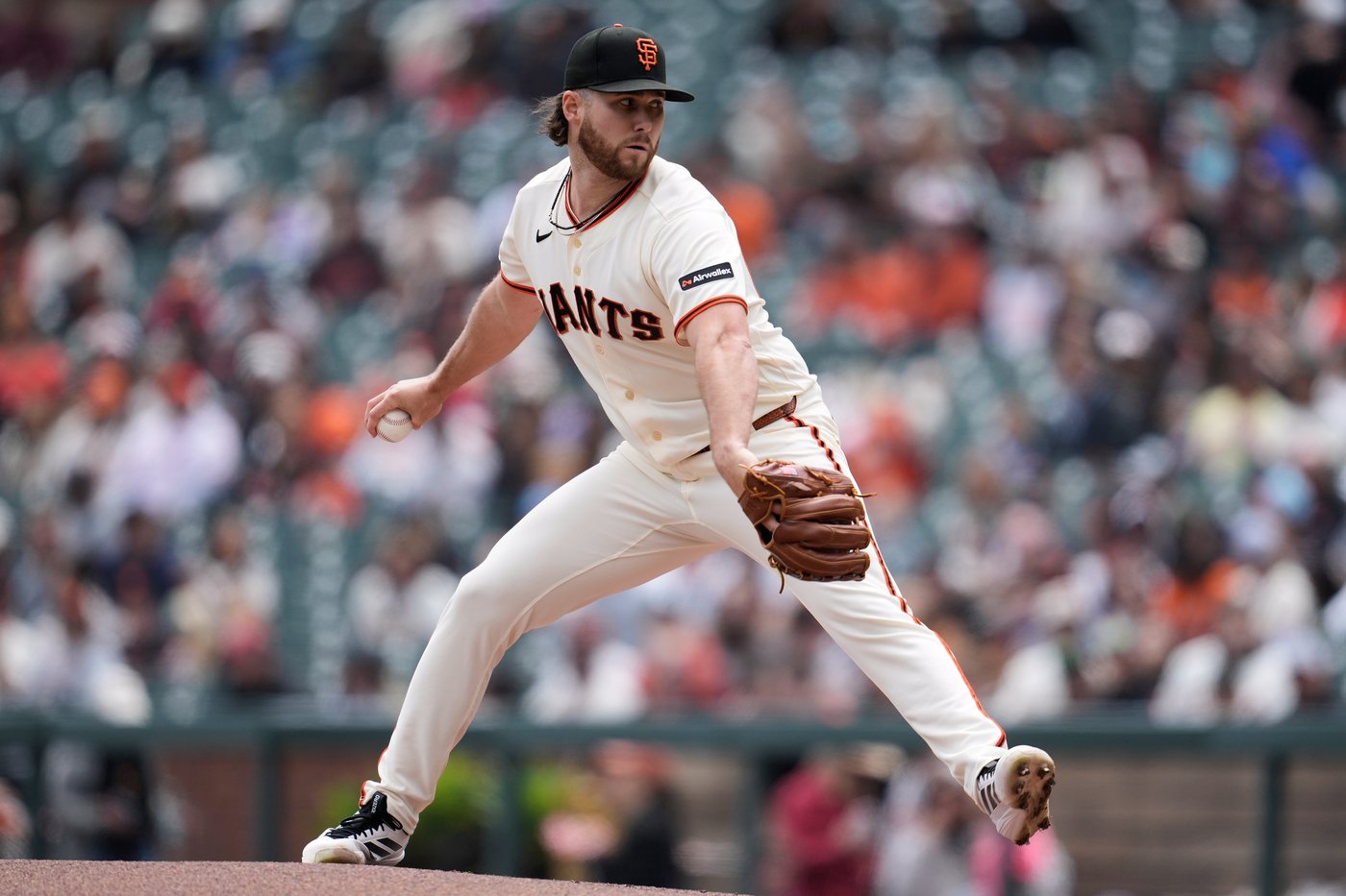 Roupp's stellar pitching, Schmitt's 3-run homer propel Giants to 6-3 win over Marlins | iNFOnews.ca