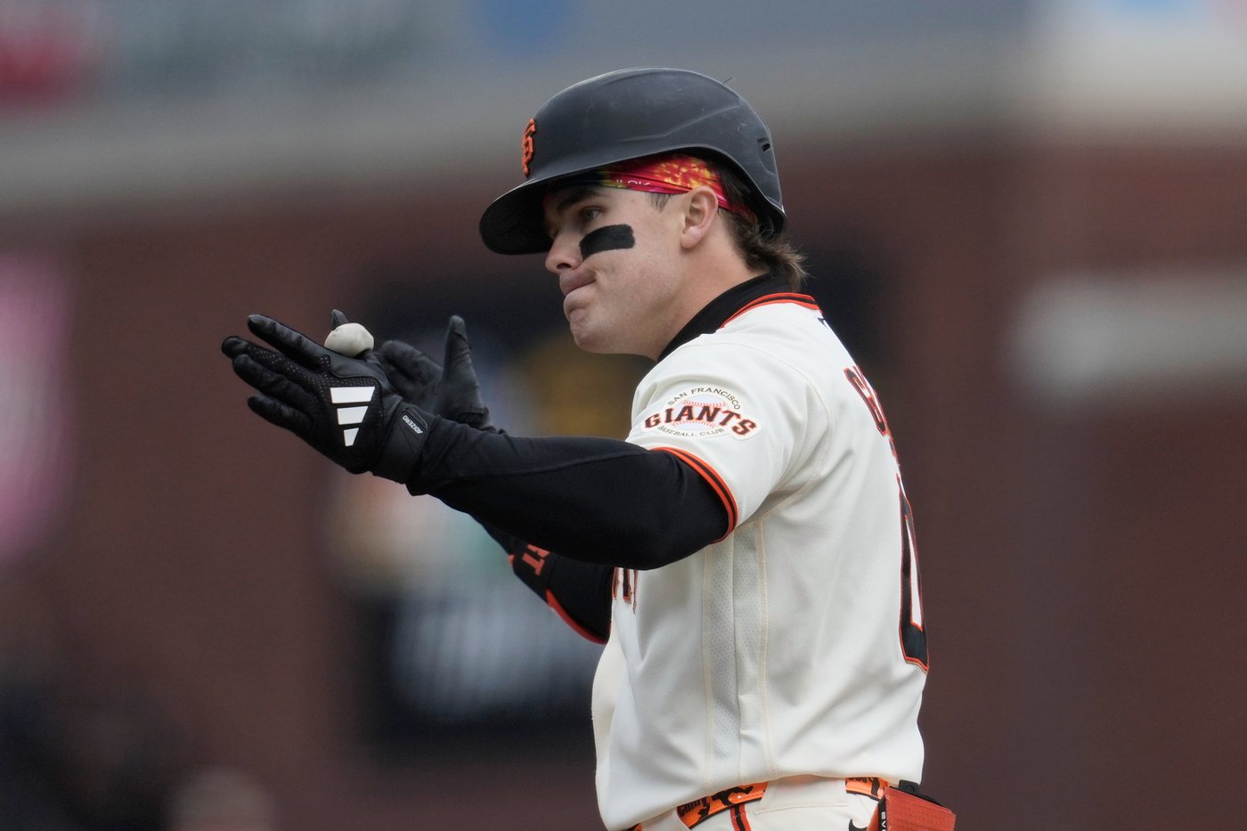 Roupp's stellar pitching, Schmitt's 3-run homer propel Giants to 6-3 win over Marlins | iNFOnews.ca